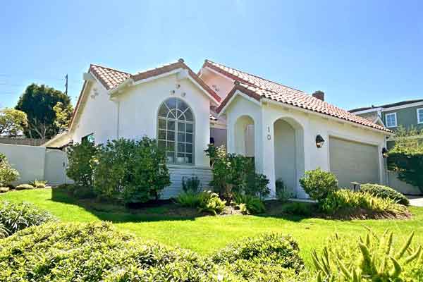 Plan 1 estate home at 10 Village Circle